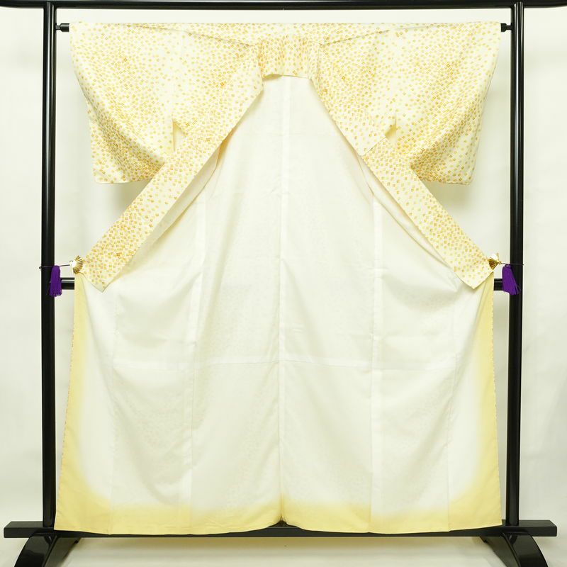 小紋 良品 総柄 ポリエステル 古典柄 袷仕立て 身丈159cm 裄丈63cm リサイクル着物 着物 カジュアル クリーム_画像3