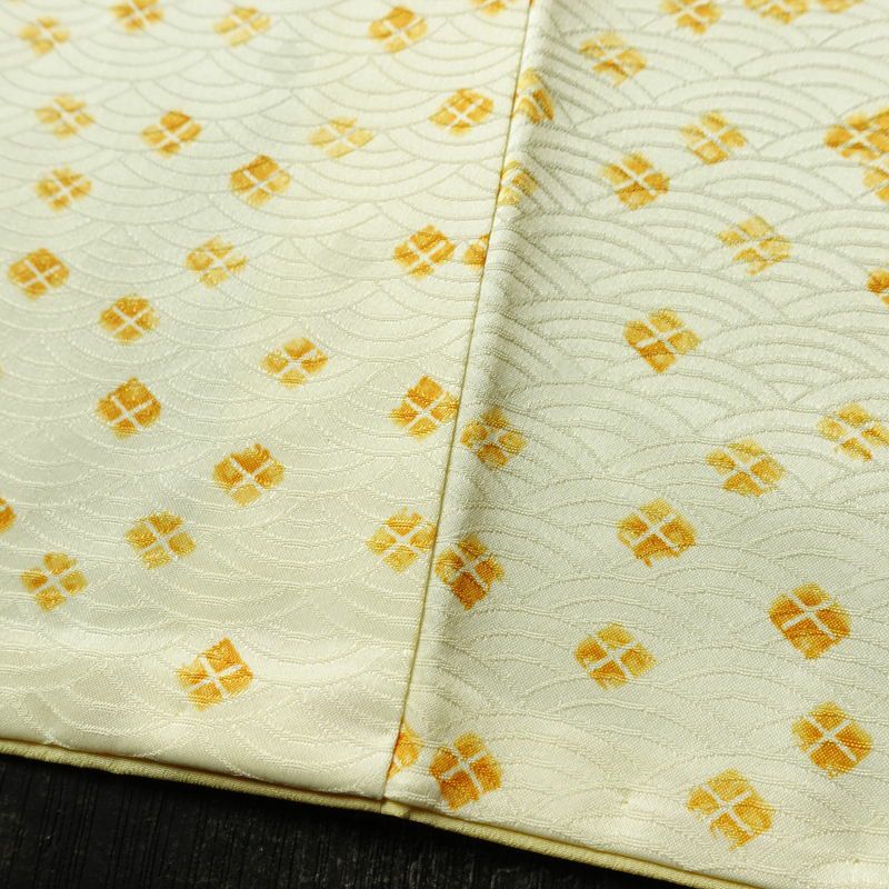 小紋 良品 総柄 ポリエステル 古典柄 袷仕立て 身丈159cm 裄丈63cm リサイクル着物 着物 カジュアル クリーム_画像12