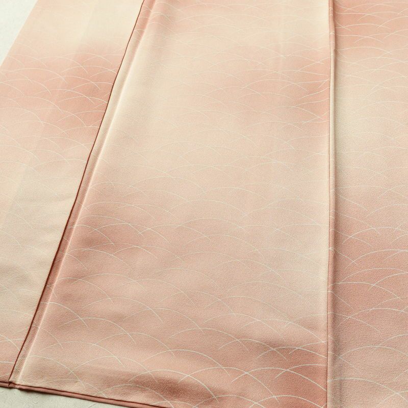 小紋 付下小紋 正絹 木の葉・植物柄 袷仕立て 身丈155.5cm 裄丈64.5cm リサイクル着物 着物 ぼかし 七五三 お宮参り 芝 フォーマル シンプル 上品 ピンク_画像4