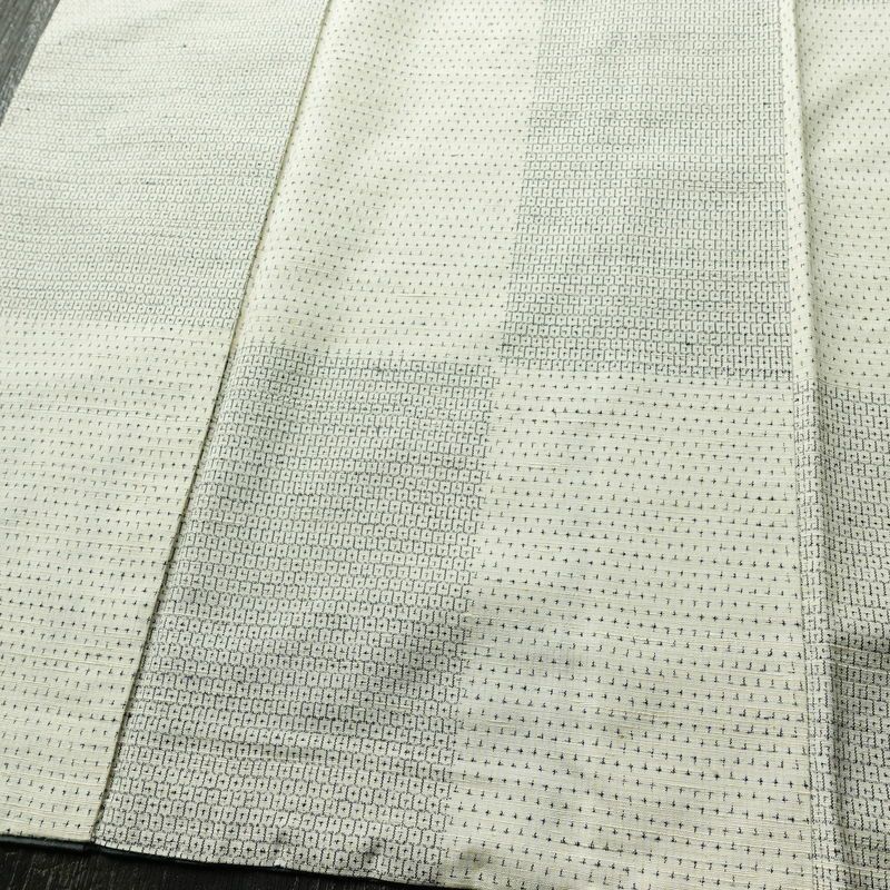 紬 正絹 チェック・格子柄 袷仕立て 身丈162.5cm 裄丈63cm リサイクル着物 着物 モダン カジュアル 白_画像4