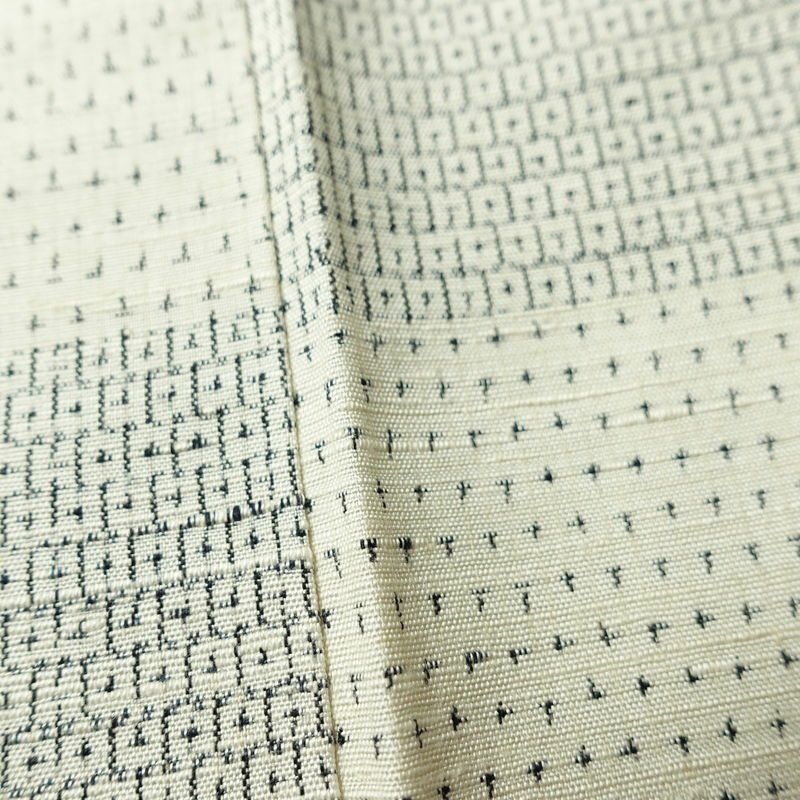 紬 正絹 チェック・格子柄 袷仕立て 身丈162.5cm 裄丈63cm リサイクル着物 着物 モダン カジュアル 白_画像10