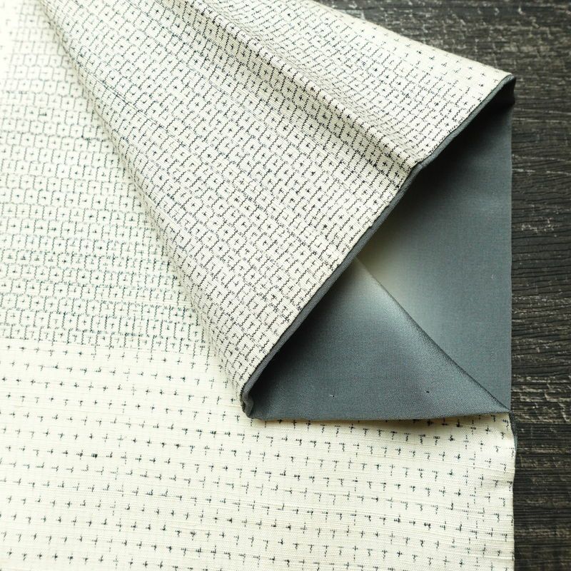 紬 正絹 チェック・格子柄 袷仕立て 身丈162.5cm 裄丈63cm リサイクル着物 着物 モダン カジュアル 白_画像15