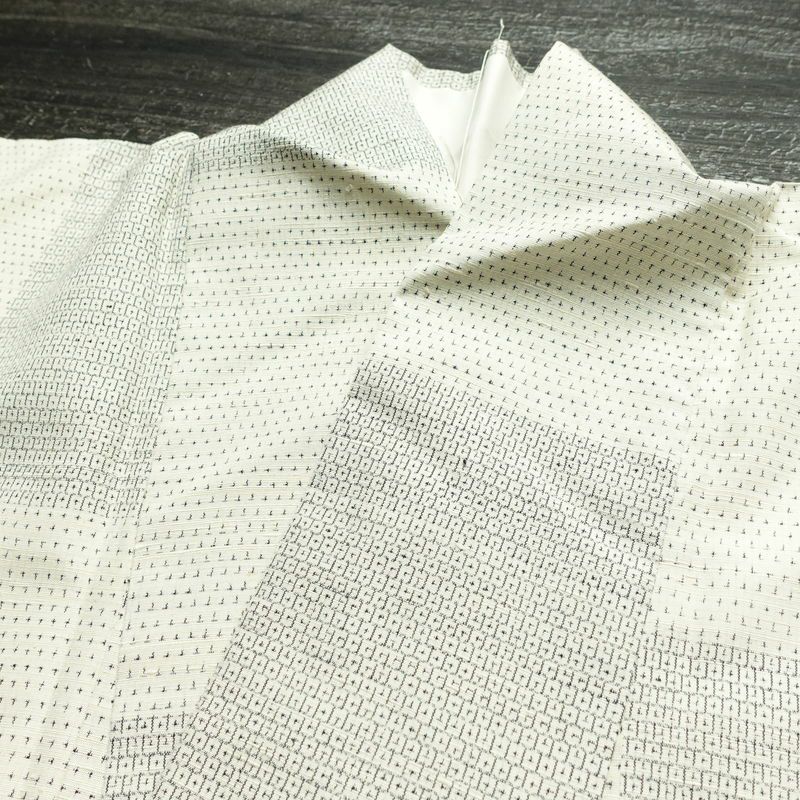 紬 正絹 チェック・格子柄 袷仕立て 身丈162.5cm 裄丈63cm リサイクル着物 着物 モダン カジュアル 白_画像17