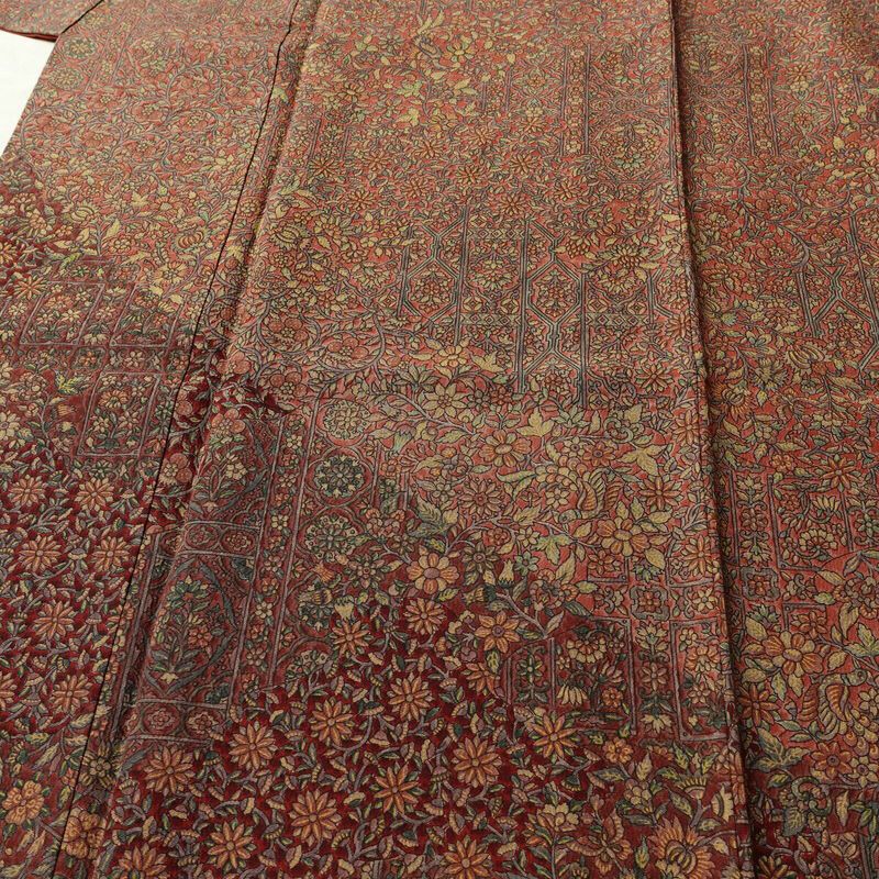 付け下げ 良品 縮緬 正絹 小紋柄 幾何学柄・抽象柄 袷仕立て 身丈162cm 裄丈67cm リサイクル着物 着物 洒落 茶_画像5