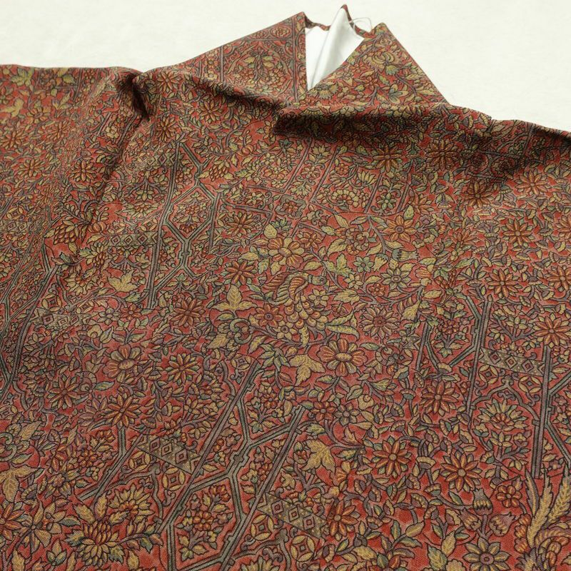 付け下げ 良品 縮緬 正絹 小紋柄 幾何学柄・抽象柄 袷仕立て 身丈162cm 裄丈67cm リサイクル着物 着物 洒落 茶_画像18