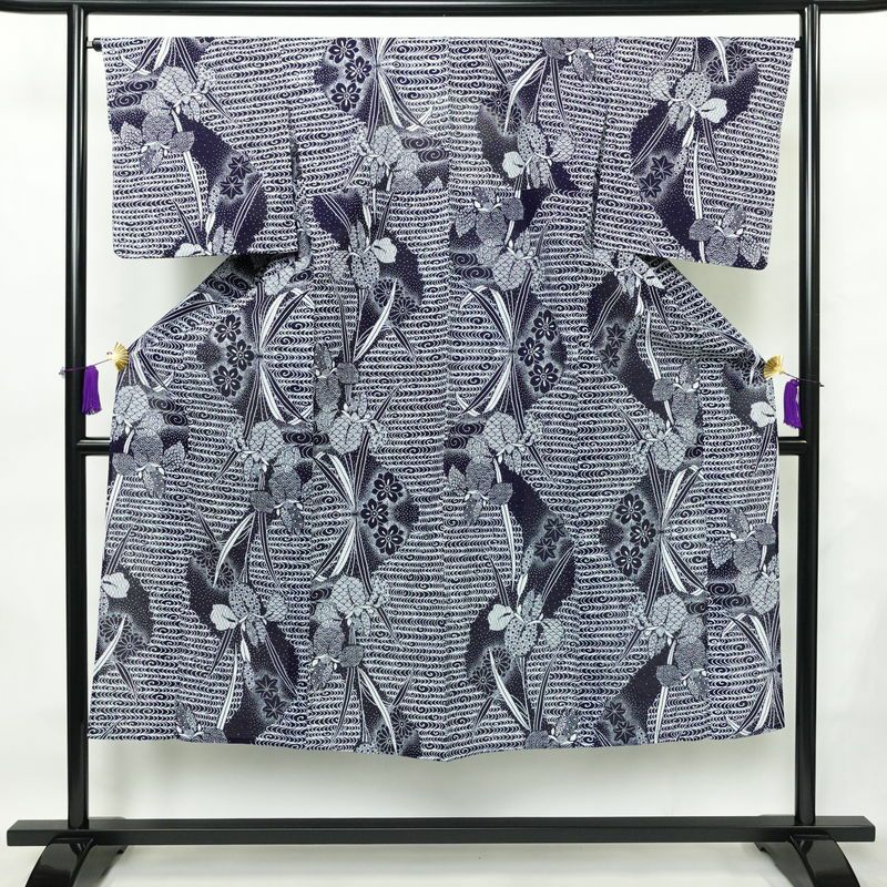 浴衣 美品 夏用 綿絽 バチ衿仕立て 綿 花柄 単衣仕立て 身丈144cm 裄丈66cm モダン 粋 青・紺_画像1