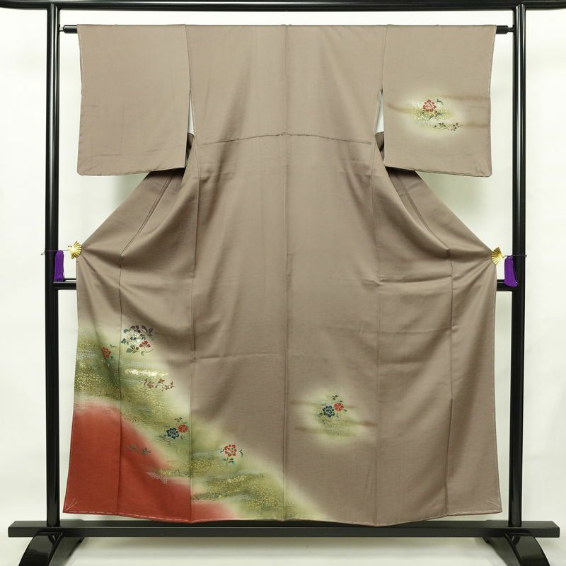 付け下げ 良品 しつけ糸付き 正絹 花柄 袷仕立て 身丈155.5cm 裄丈63cm リサイクル着物 着物 箔 金彩 銀彩 入学式 卒業式 七五三 お宮参り フォーマル 茶_画像1