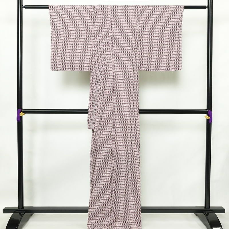 小紋 縮緬 総柄 正絹 花柄 袷仕立て 身丈167.5cm 裄丈62.5cm リサイクル着物 着物 モダン 紫・藤色_画像2