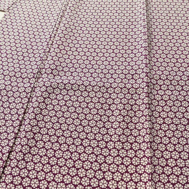 小紋 縮緬 総柄 正絹 花柄 袷仕立て 身丈167.5cm 裄丈62.5cm リサイクル着物 着物 モダン 紫・藤色_画像5