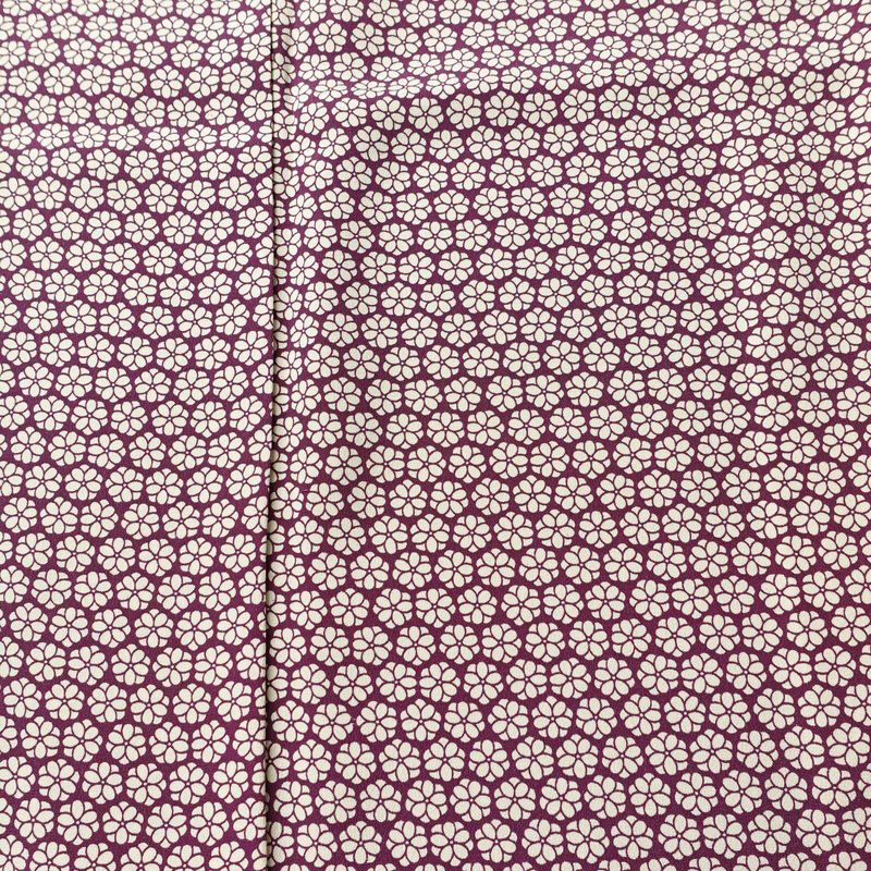 小紋 縮緬 総柄 正絹 花柄 袷仕立て 身丈167.5cm 裄丈62.5cm リサイクル着物 着物 モダン 紫・藤色_画像6