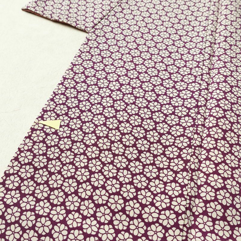 小紋 縮緬 総柄 正絹 花柄 袷仕立て 身丈167.5cm 裄丈62.5cm リサイクル着物 着物 モダン 紫・藤色_画像7