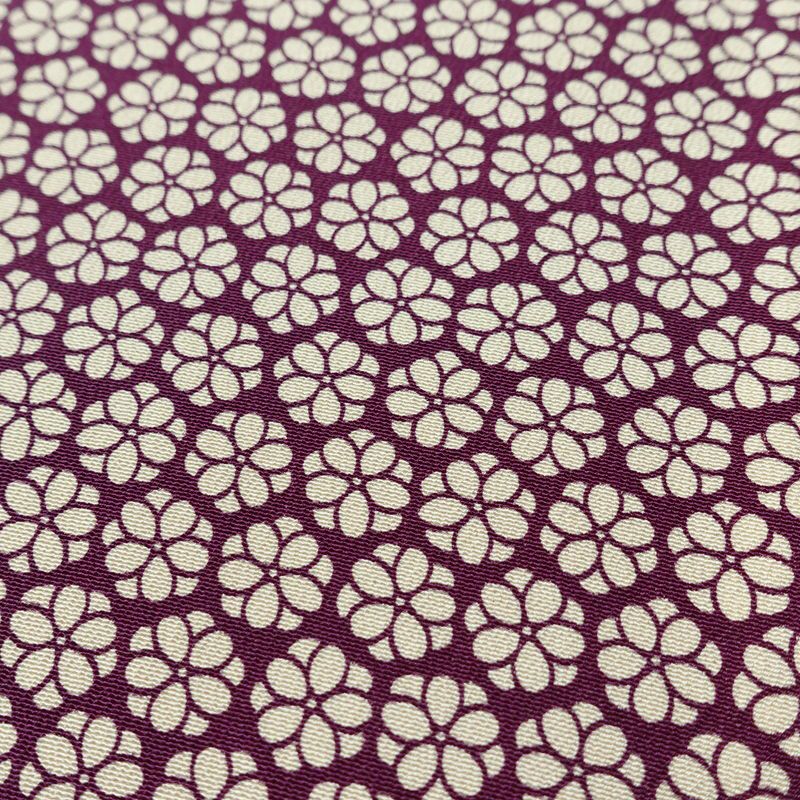 小紋 縮緬 総柄 正絹 花柄 袷仕立て 身丈167.5cm 裄丈62.5cm リサイクル着物 着物 モダン 紫・藤色_画像9