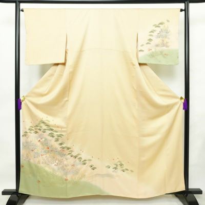 訪問着 良品 しつけ糸付き 正絹 古典柄 袷仕立て 身丈160.5cm 裄丈65cm リサイクル着物 着物 箔 金彩 入学式 卒業式 七五三 お宮参り フォーマル 上品 松 ベージュ