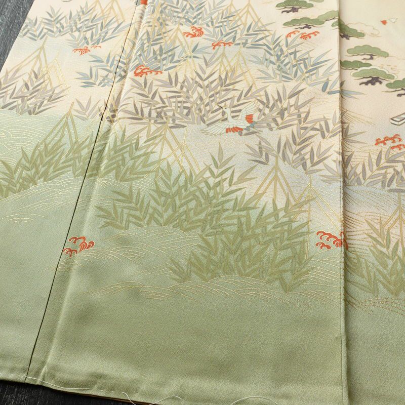 訪問着 良品 しつけ糸付き 正絹 古典柄 袷仕立て 身丈160.5cm 裄丈65cm リサイクル着物 着物 箔 金彩 入学式 卒業式 七五三 お宮参り フォーマル 上品 松 ベージュ_画像4