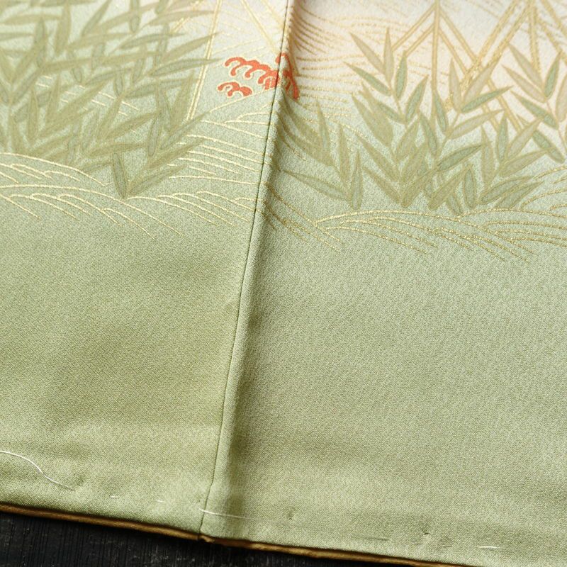 訪問着 良品 しつけ糸付き 正絹 古典柄 袷仕立て 身丈160.5cm 裄丈65cm リサイクル着物 着物 箔 金彩 入学式 卒業式 七五三 お宮参り フォーマル 上品 松 ベージュ_画像12