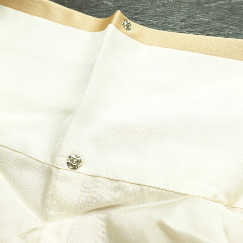 訪問着 良品 しつけ糸付き 正絹 古典柄 袷仕立て 身丈160.5cm 裄丈65cm リサイクル着物 着物 箔 金彩 入学式 卒業式 七五三 お宮参り フォーマル 上品 松 ベージュ_画像20