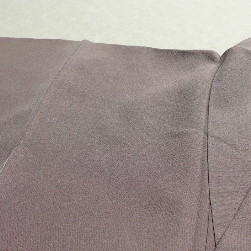 付け下げ 縮緬 絞り 正絹 木の葉・植物柄 袷仕立て 身丈160cm 裄丈66.5cm リサイクル着物 着物 刺繍 ぼかし 入学式 卒業式 七五三 お宮参り フォーマル シンプル 上品 紫・藤色_画像15