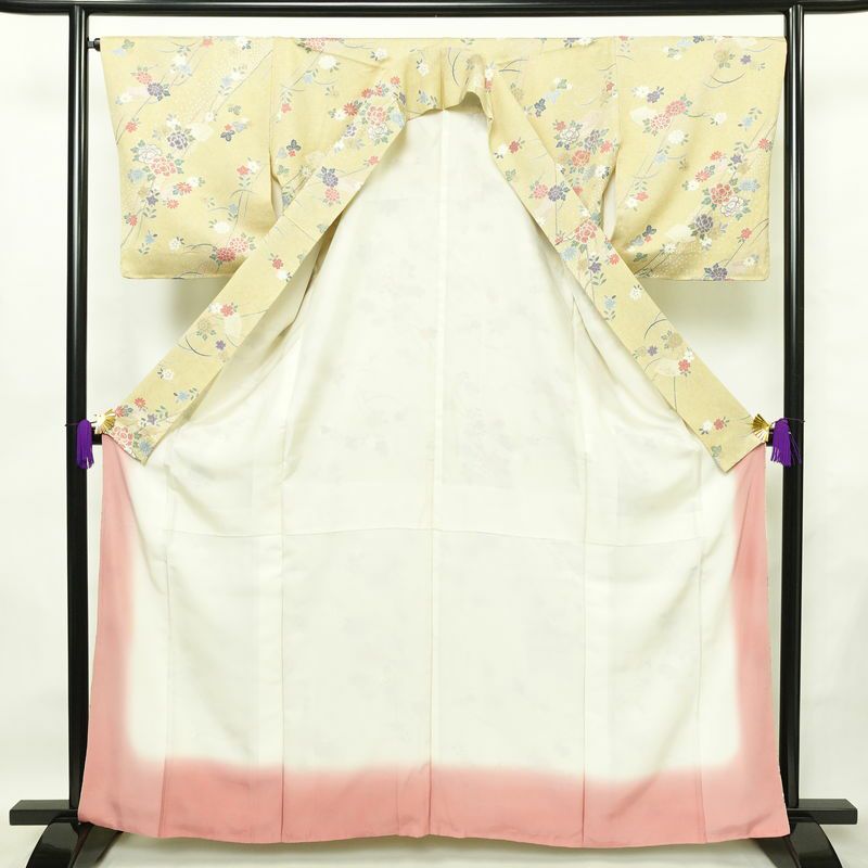 小紋 良品 正絹 花柄 袷仕立て 身丈162.5cm 裄丈67cm リサイクル着物 一部しつけ糸付き 着物 金彩 黄・黄土色_画像3