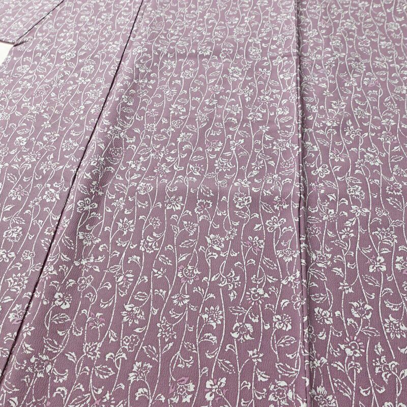 小紋 縮緬 総柄 正絹 木の葉・植物柄 袷仕立て 身丈152.5cm 裄丈64cm リサイクル着物 着物 紫・藤色_画像5
