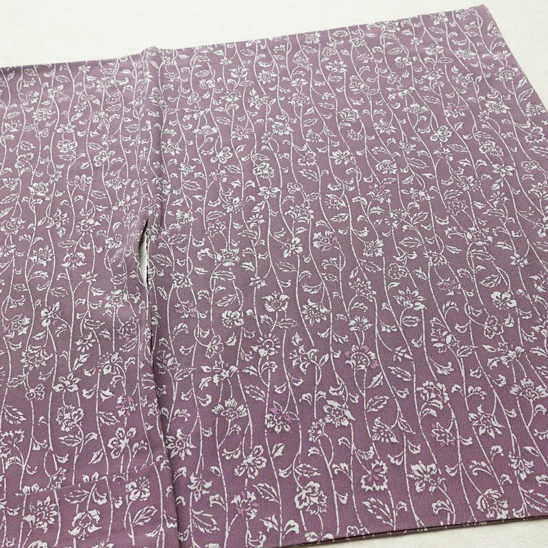小紋 縮緬 総柄 正絹 木の葉・植物柄 袷仕立て 身丈152.5cm 裄丈64cm リサイクル着物 着物 紫・藤色_画像16