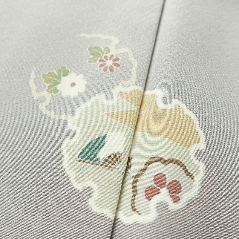 付け下げ 美品 しつけ糸付き 縮緬 正絹 古典柄 袷仕立て 身丈152.5cm 裄丈65cm リサイクル着物 着物 入学式 卒業式 七五三 お宮参り フォーマル シンプル 上品 雪輪 金駒刺繍 グレー_画像8