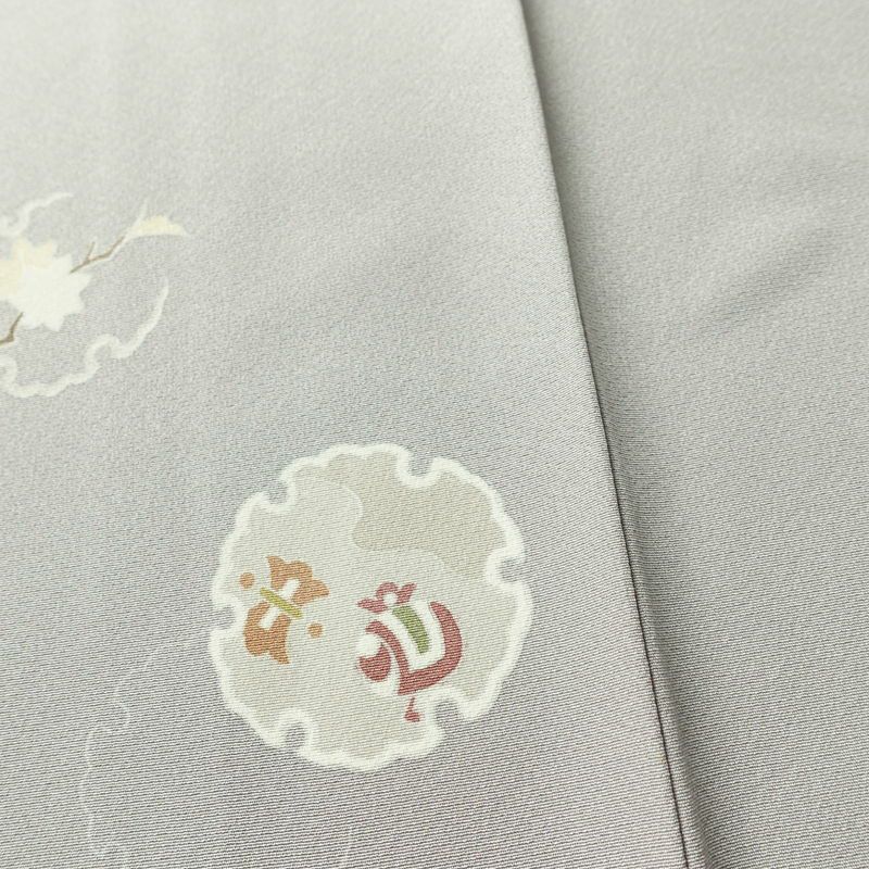 付け下げ 美品 しつけ糸付き 縮緬 正絹 古典柄 袷仕立て 身丈152.5cm 裄丈65cm リサイクル着物 着物 入学式 卒業式 七五三 お宮参り フォーマル シンプル 上品 雪輪 金駒刺繍 グレー_画像10