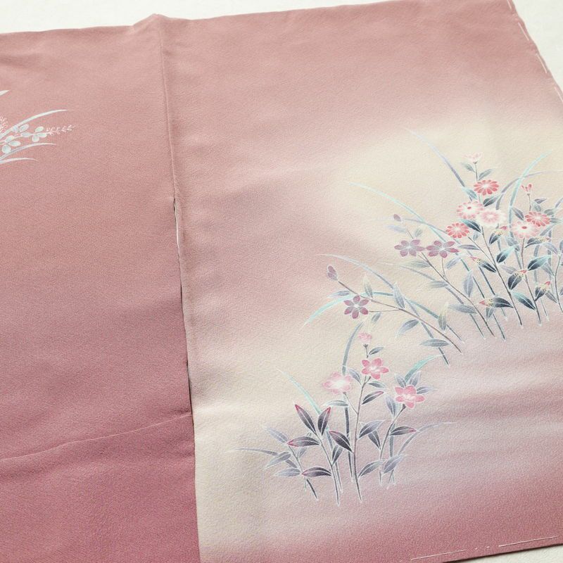 訪問着 美品 落款入り しつけ糸付き 友禅 縮緬 一つ紋付き 正絹 人物・動物柄 袷仕立て 身丈158.5cm 裄丈66.5cm リサイクル着物 着物 作家物 手描き 入学式 卒業式 七五三 お宮参り フォーマル モダン 上品 ピンク_画像16