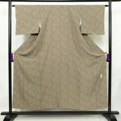 小紋 落款入り 縮緬 総柄 正絹 花柄 袷仕立て 身丈151cm 裄丈63cm リサイクル着物 着物 モダン 緑・うぐいす色