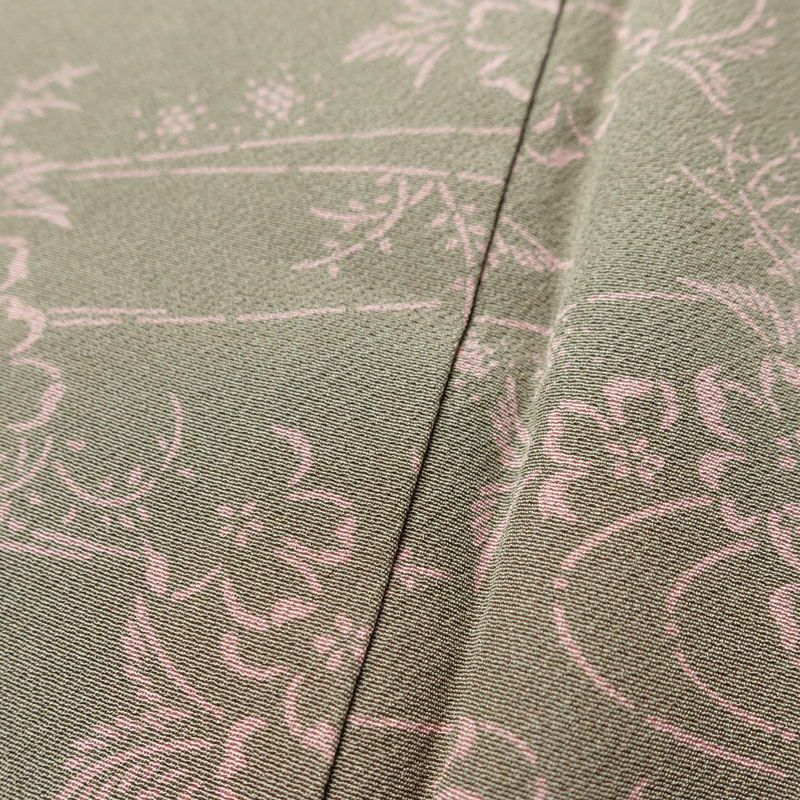 小紋 落款入り 縮緬 総柄 正絹 花柄 袷仕立て 身丈151cm 裄丈63cm リサイクル着物 着物 モダン 緑・うぐいす色_画像9