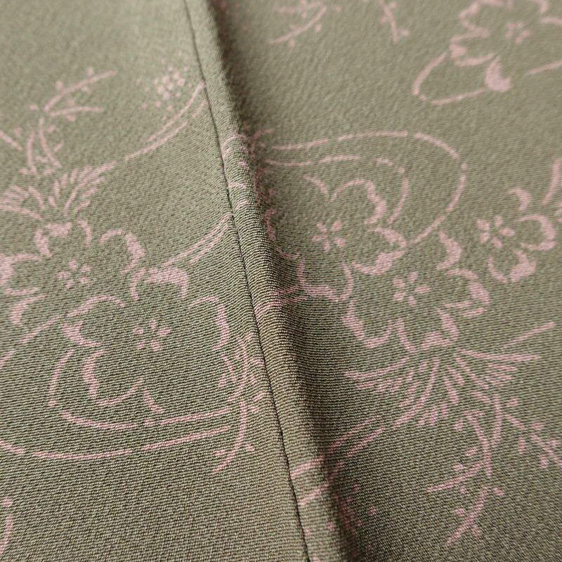 小紋 落款入り 縮緬 総柄 正絹 花柄 袷仕立て 身丈151cm 裄丈63cm リサイクル着物 着物 モダン 緑・うぐいす色_画像10