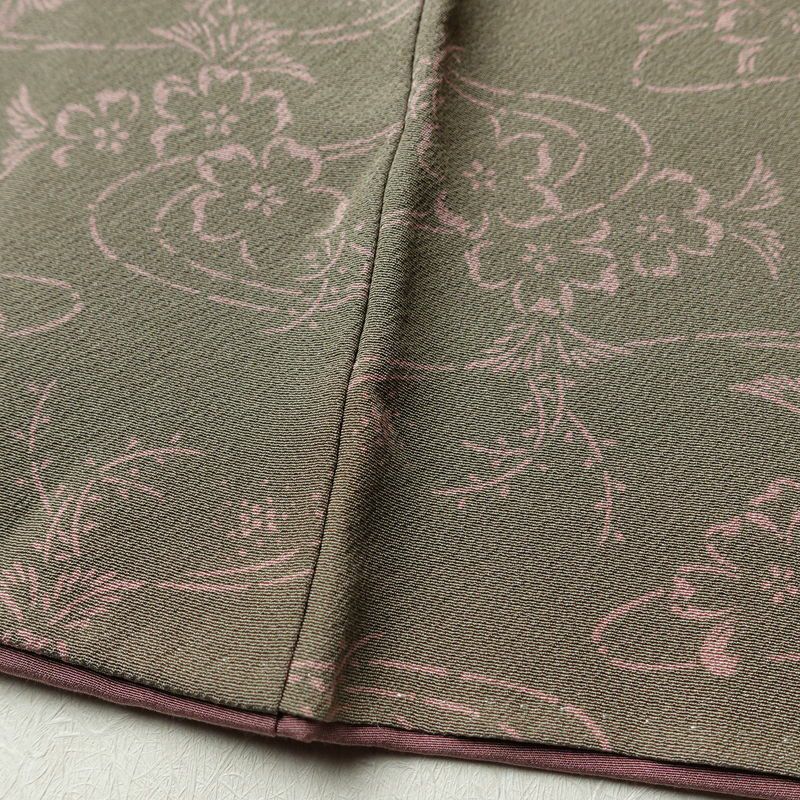 小紋 落款入り 縮緬 総柄 正絹 花柄 袷仕立て 身丈151cm 裄丈63cm リサイクル着物 着物 モダン 緑・うぐいす色_画像11