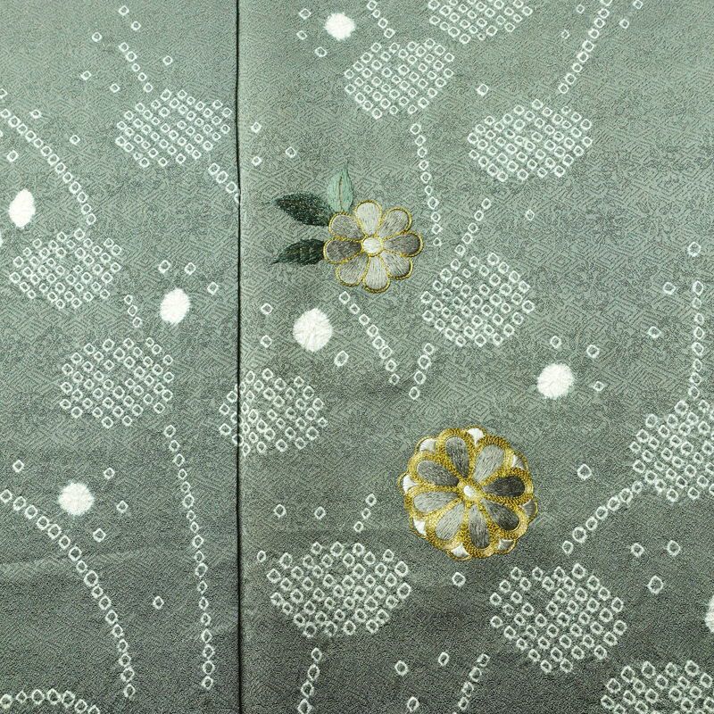 付け下げ 美品 しつけ糸付き 金駒刺繍 綸子 絞り 正絹 古典柄 袷仕立て 身丈165.5cm 裄丈67.5cm リサイクル着物 着物 刺繍 箔 金彩 菊 緑・うぐいす色_画像6