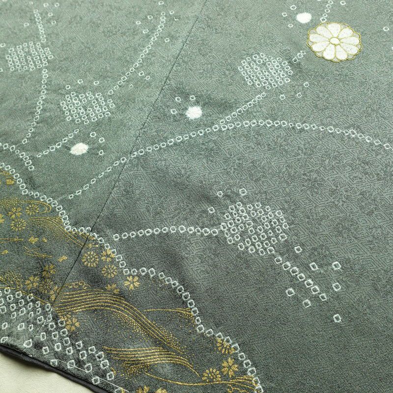 付け下げ 美品 しつけ糸付き 金駒刺繍 綸子 絞り 正絹 古典柄 袷仕立て 身丈165.5cm 裄丈67.5cm リサイクル着物 着物 刺繍 箔 金彩 菊 緑・うぐいす色_画像13