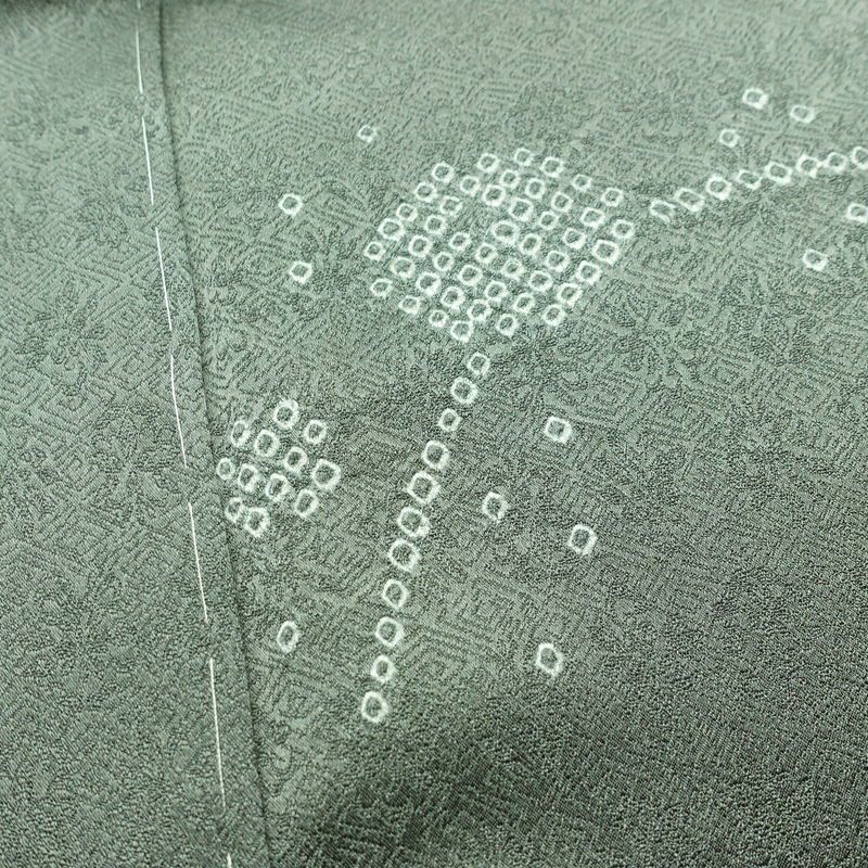 付け下げ 美品 しつけ糸付き 金駒刺繍 綸子 絞り 正絹 古典柄 袷仕立て 身丈165.5cm 裄丈67.5cm リサイクル着物 着物 刺繍 箔 金彩 菊 緑・うぐいす色_画像18