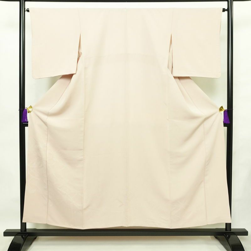 色無地 裾模様あり 一つ紋付き 正絹 古典柄 袷仕立て 身丈153.5cm 裄丈