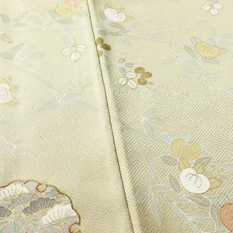 訪問着 綸子 金駒刺繍 一つ紋付き 正絹 木の葉・植物柄 袷仕立て 身丈161.5cm 裄丈65.5cm リサイクル着物 着物 箔 共八掛 入学式 卒業式 七五三 パーティー お宮参り フォーマル 雪輪 萩 ベージュ 緑・うぐいす色_画像10