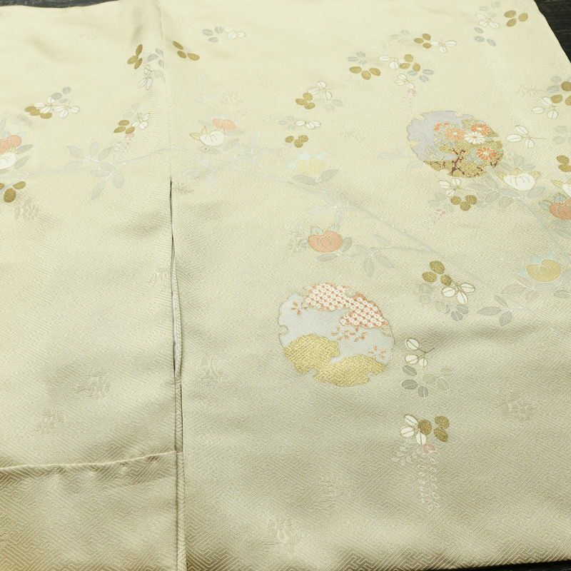 訪問着 綸子 金駒刺繍 一つ紋付き 正絹 木の葉・植物柄 袷仕立て 身丈161.5cm 裄丈65.5cm リサイクル着物 着物 箔 共八掛 入学式 卒業式 七五三 パーティー お宮参り フォーマル 雪輪 萩 ベージュ 緑・うぐいす色_画像16