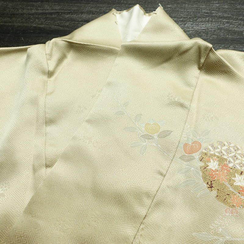 訪問着 綸子 金駒刺繍 一つ紋付き 正絹 木の葉・植物柄 袷仕立て 身丈161.5cm 裄丈65.5cm リサイクル着物 着物 箔 共八掛 入学式 卒業式 七五三 パーティー お宮参り フォーマル 雪輪 萩 ベージュ 緑・うぐいす色_画像19