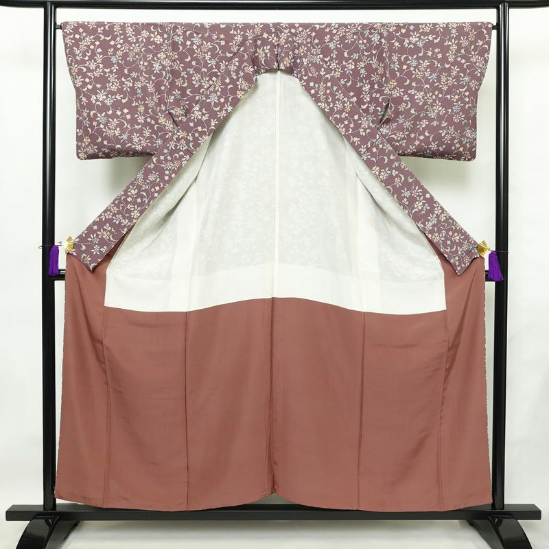 小紋 縮緬 総柄 正絹 花柄 袷仕立て 身丈155cm 裄丈65.5cm リサイクル着物 着物 紫・藤色_画像3