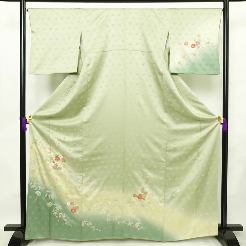 訪問着 綸子 正絹 花柄 袷仕立て 身丈165cm 裄丈66.5cm リサイクル着物 着物 箔 金彩 入学式 卒業式 七五三 お宮参り フォーマル 上品 菊 緑・うぐいす色_画像1