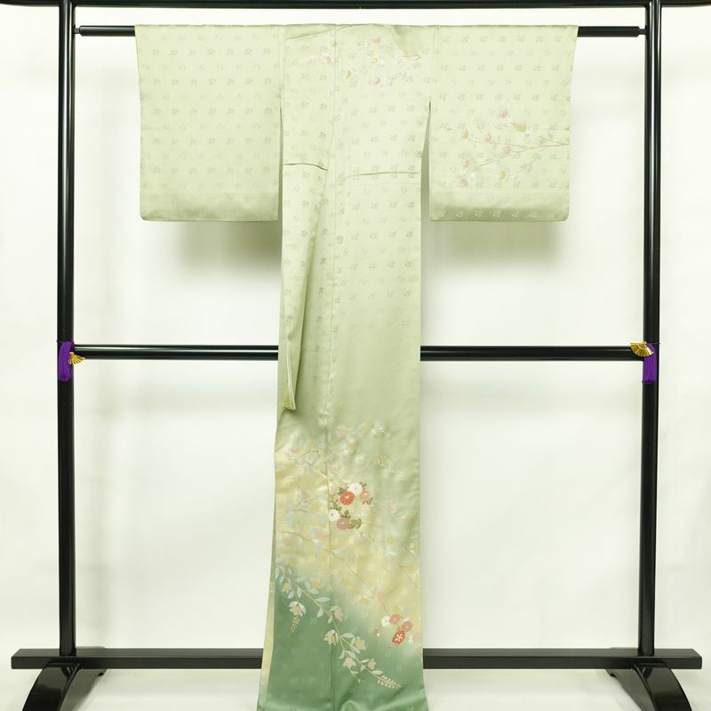 訪問着 綸子 正絹 花柄 袷仕立て 身丈165cm 裄丈66.5cm リサイクル着物 着物 箔 金彩 入学式 卒業式 七五三 お宮参り フォーマル 上品 菊 緑・うぐいす色_画像2