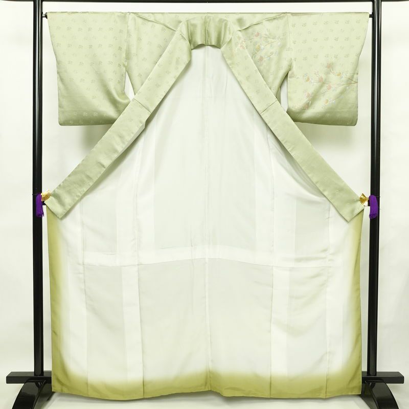 訪問着 綸子 正絹 花柄 袷仕立て 身丈165cm 裄丈66.5cm リサイクル着物 着物 箔 金彩 入学式 卒業式 七五三 お宮参り フォーマル 上品 菊 緑・うぐいす色_画像3