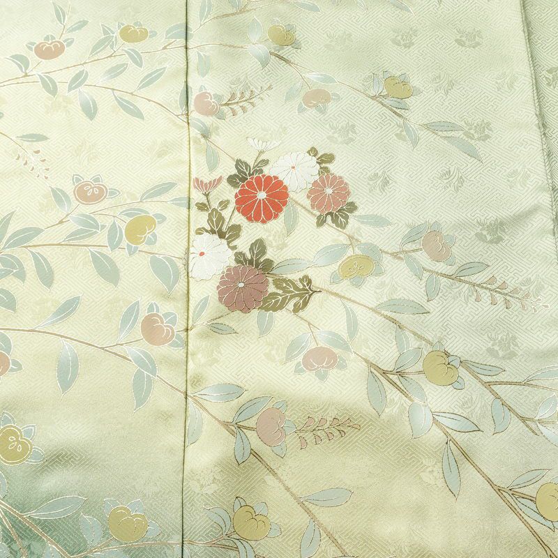 訪問着 綸子 正絹 花柄 袷仕立て 身丈165cm 裄丈66.5cm リサイクル着物 着物 箔 金彩 入学式 卒業式 七五三 お宮参り フォーマル 上品 菊 緑・うぐいす色_画像6