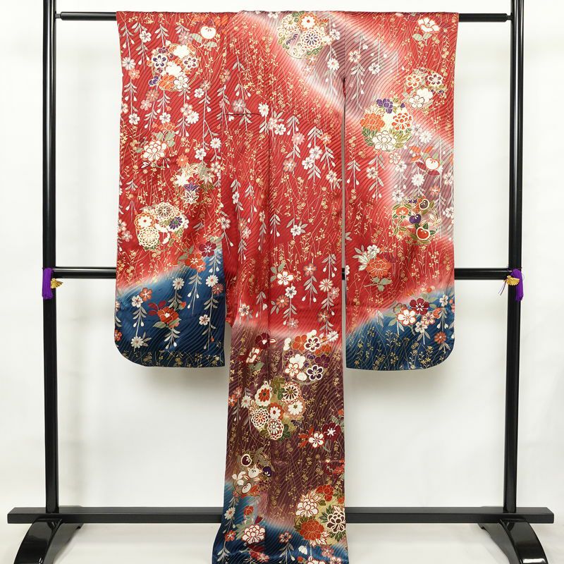 振袖 正絹 花柄 袷仕立て 身丈171.5cm 裄丈65cm リサイクル着物 着物 箔 金彩 成人式 二十歳 二十歳の集い 華やか 菊 桜 赤・朱_画像2