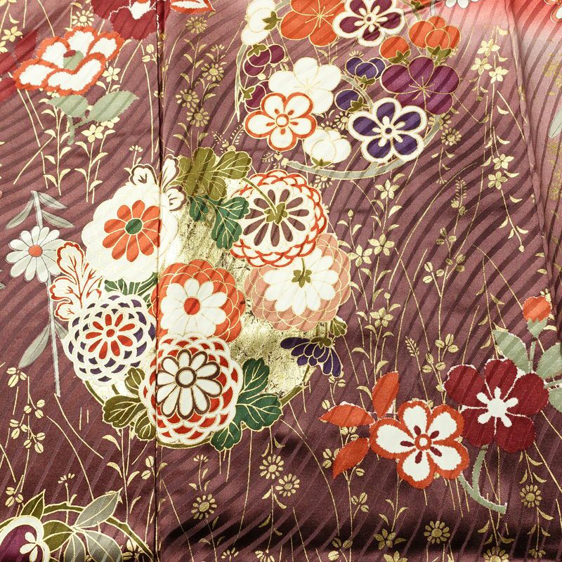 振袖 正絹 花柄 袷仕立て 身丈171.5cm 裄丈65cm リサイクル着物 着物 箔 金彩 成人式 二十歳 二十歳の集い 華やか 菊 桜 赤・朱_画像6