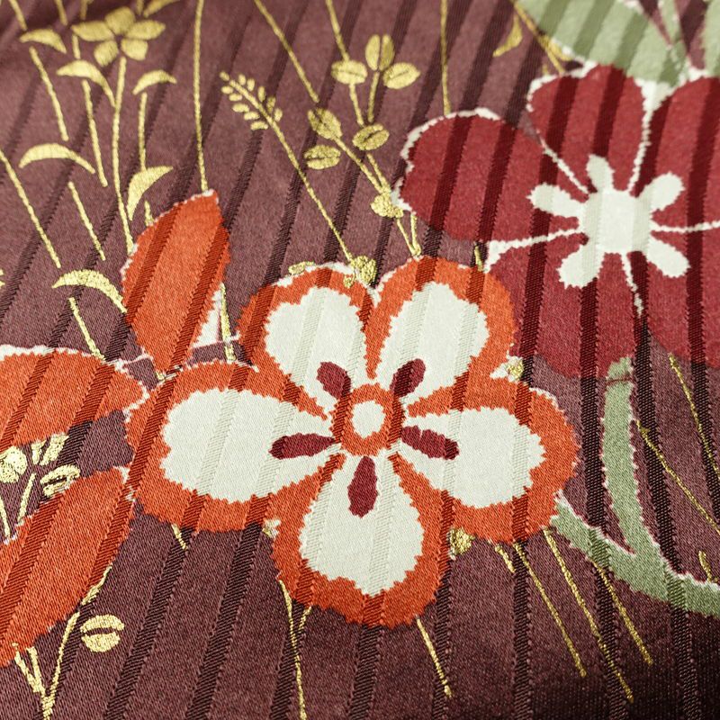 振袖 正絹 花柄 袷仕立て 身丈171.5cm 裄丈65cm リサイクル着物 着物 箔 金彩 成人式 二十歳 二十歳の集い 華やか 菊 桜 赤・朱_画像8