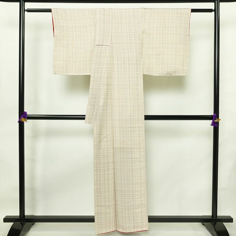 紬 つむぎ着物 正絹 チェック・格子柄 袷仕立て 身丈157.5cm 裄丈66cm リサイクル着物 着物 モダン 白_画像2