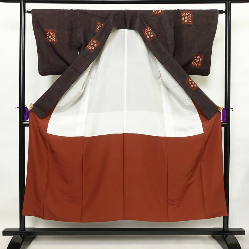 紬 紬着物 絞り 正絹 木の葉・植物柄 袷仕立て 身丈151cm 裄丈64cm リサイクル着物 着物 モダン 茶_画像3