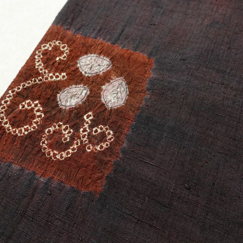 紬 紬着物 絞り 正絹 木の葉・植物柄 袷仕立て 身丈151cm 裄丈64cm リサイクル着物 着物 モダン 茶_画像9