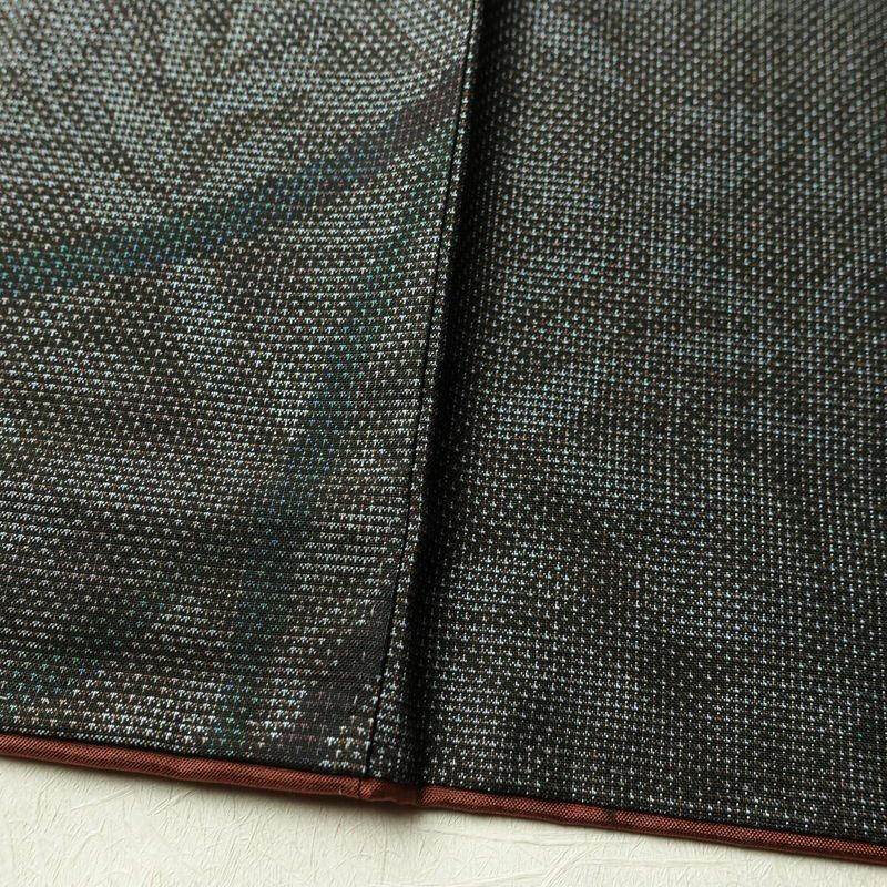 本場大島紬 大島紬 都喜ヱ門 良品 純泥染 正絹 木の葉・植物柄 袷仕立て 身丈160cm 裄丈64cm リサイクル着物 一部しつけ糸付き 着物 モダン 洒落 茶_画像10